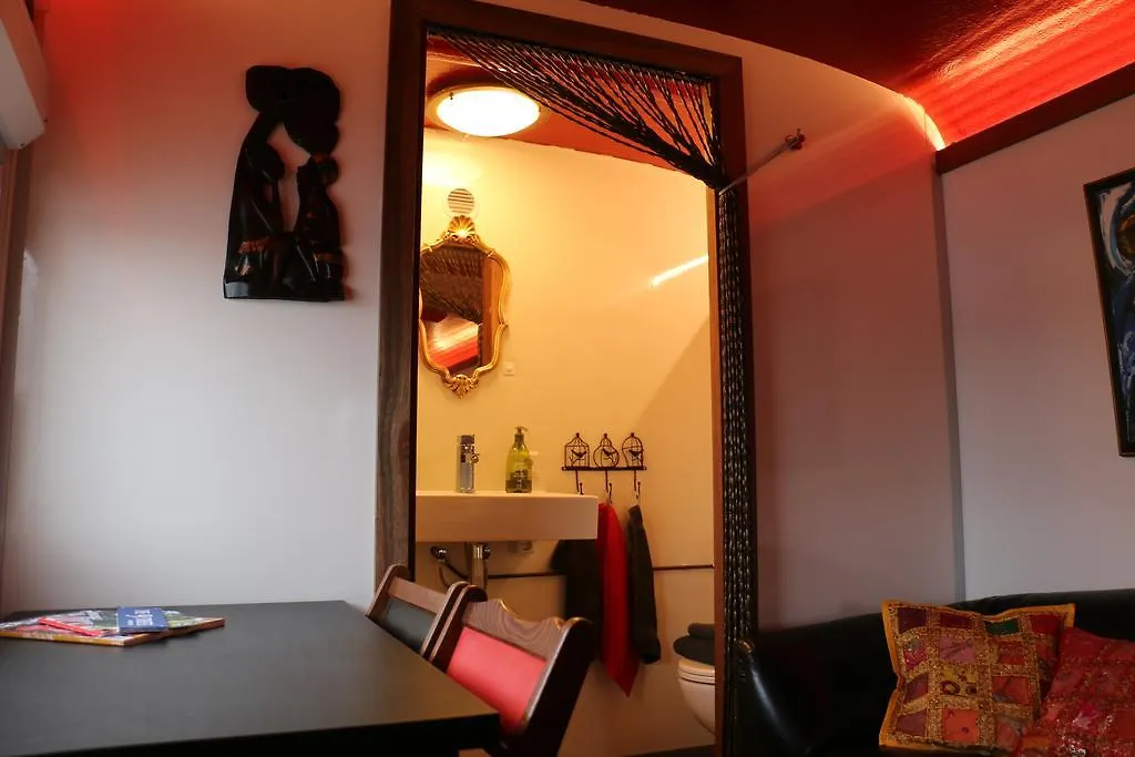ספינת מלון אמסטרדם B&B The Red House