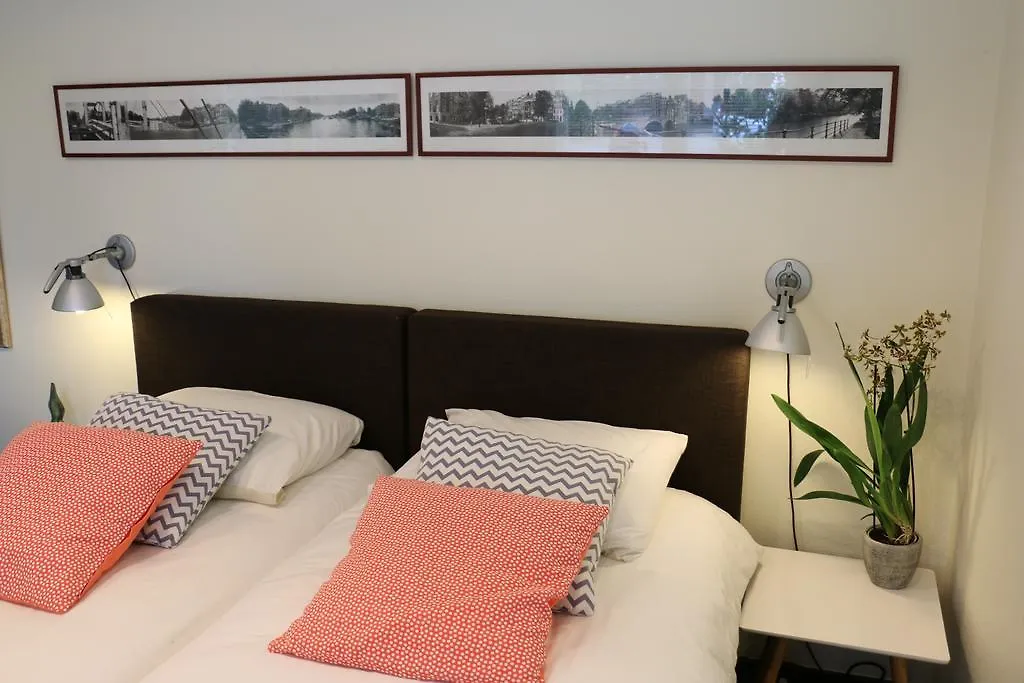אמסטרדם B&B The Red House ספינת מלון